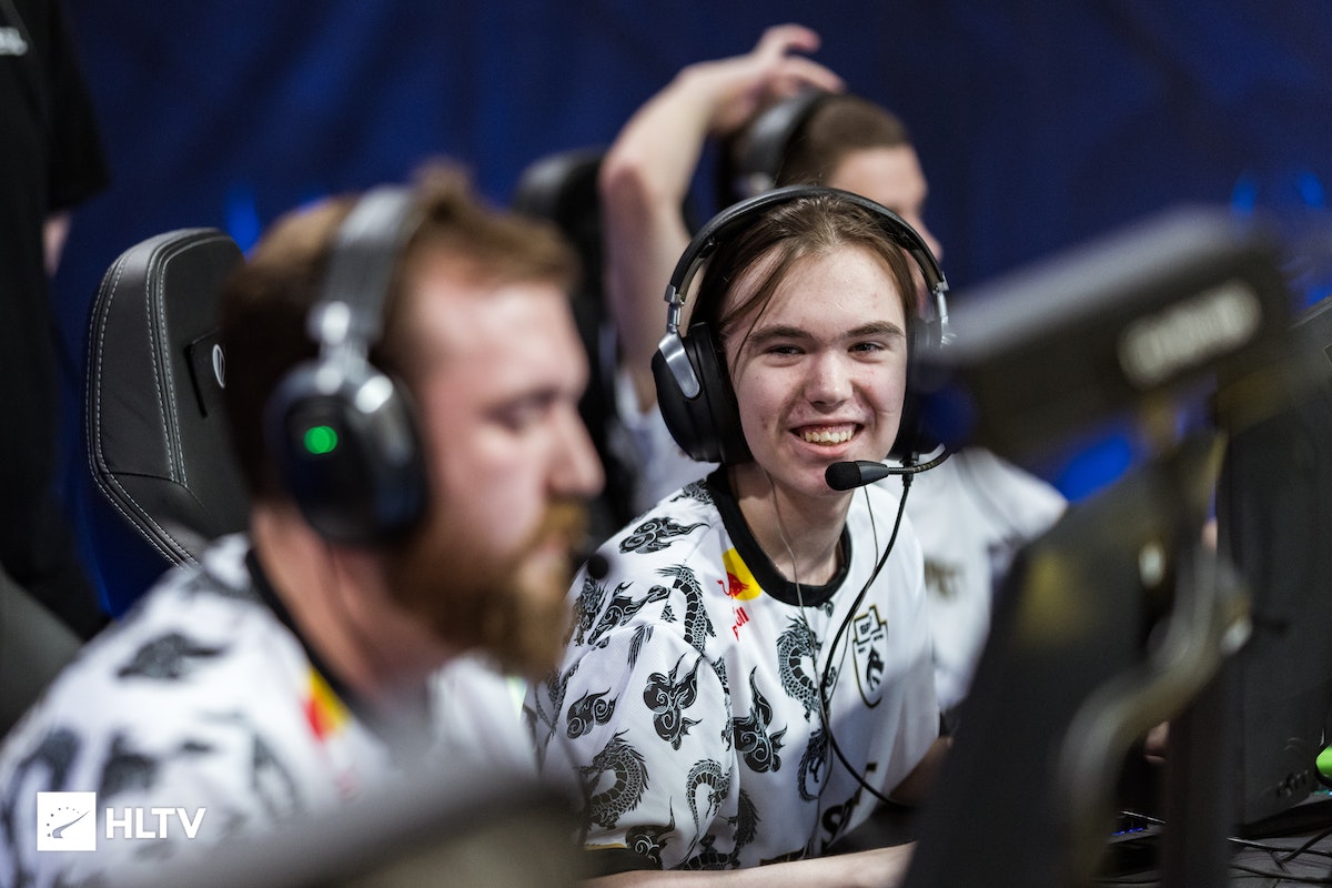 还特别突出 还特别突出