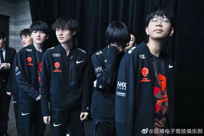 通过自身的 通过自身的