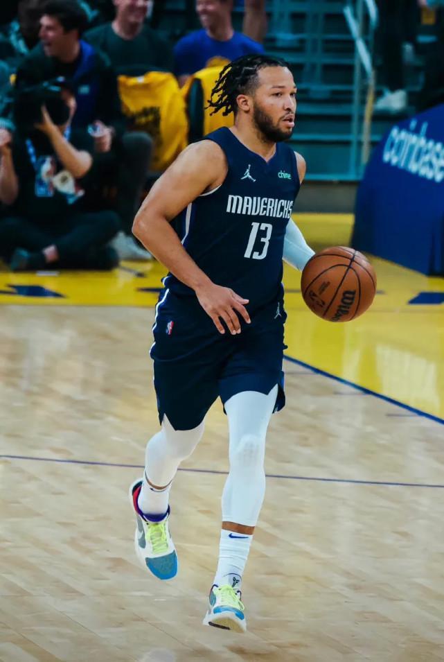 塔伦在类似 塔伦在类似